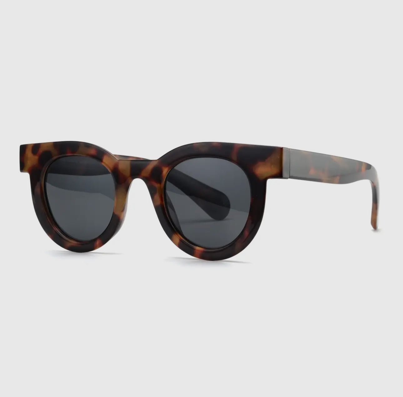 Milo Smokey Sunglasses - harris boulevard