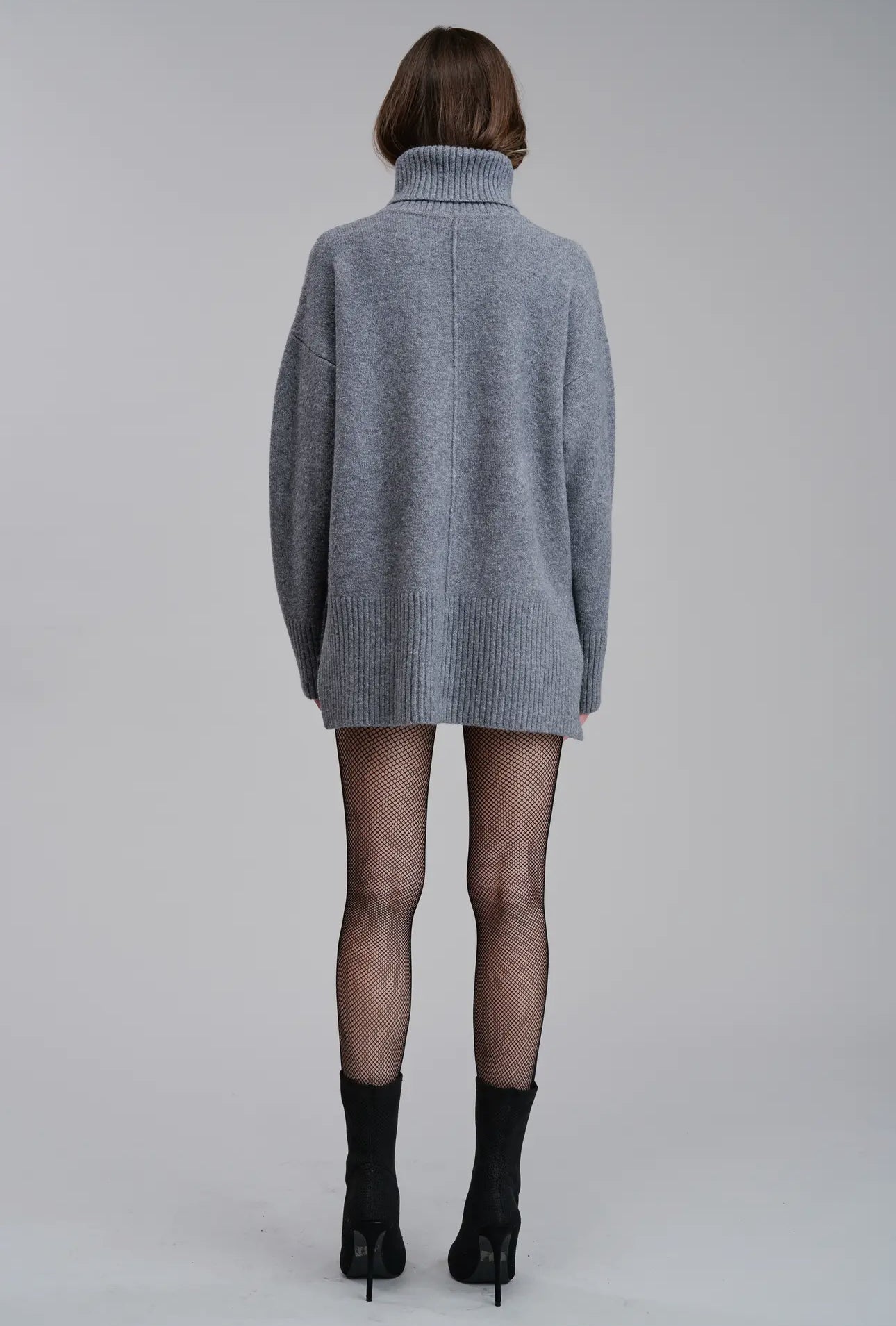 Oversized Gray Turtleneck - harris boulevard