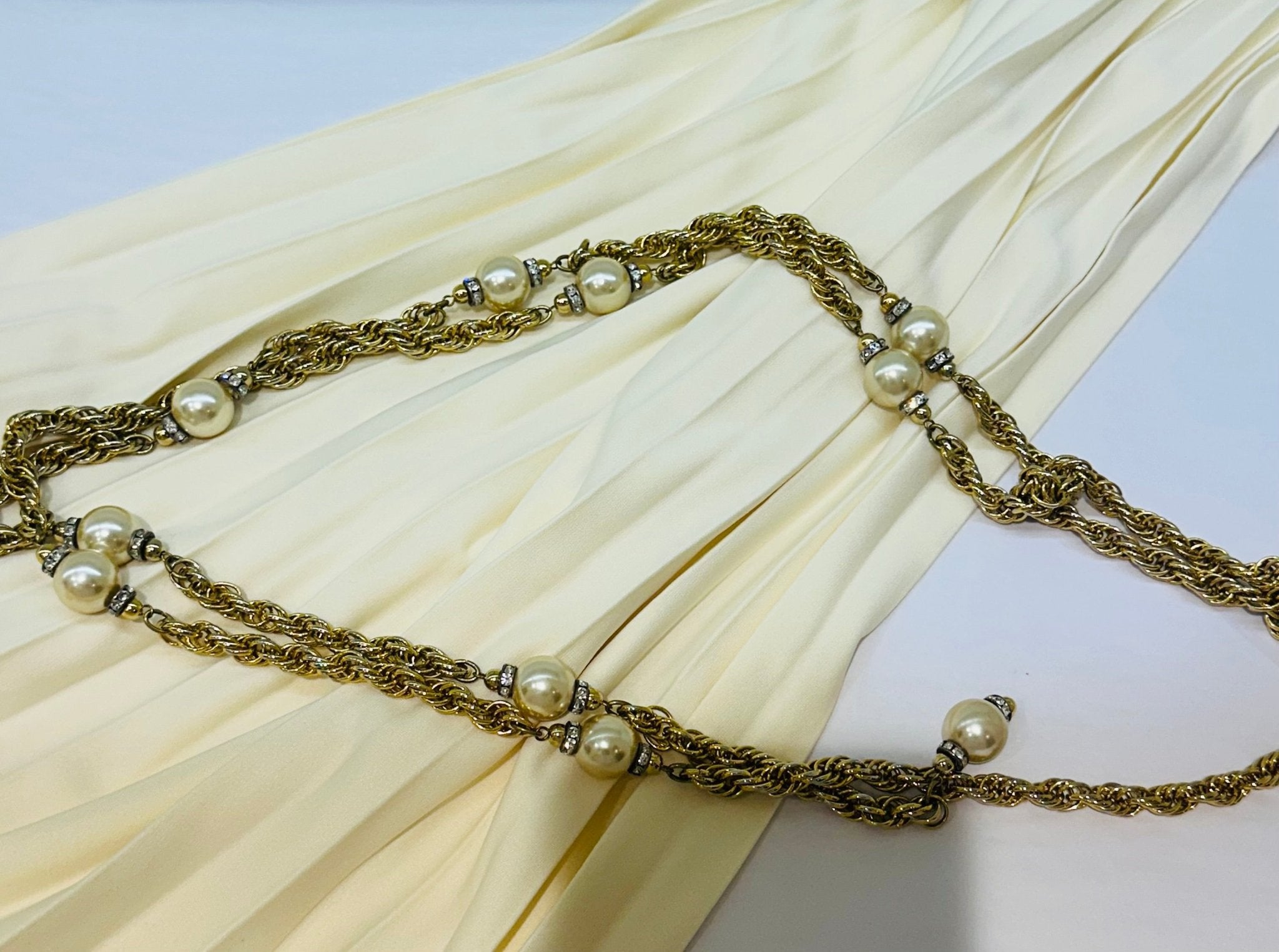 Vintage Chain Necklace with Pearl Detail - harris boulevard