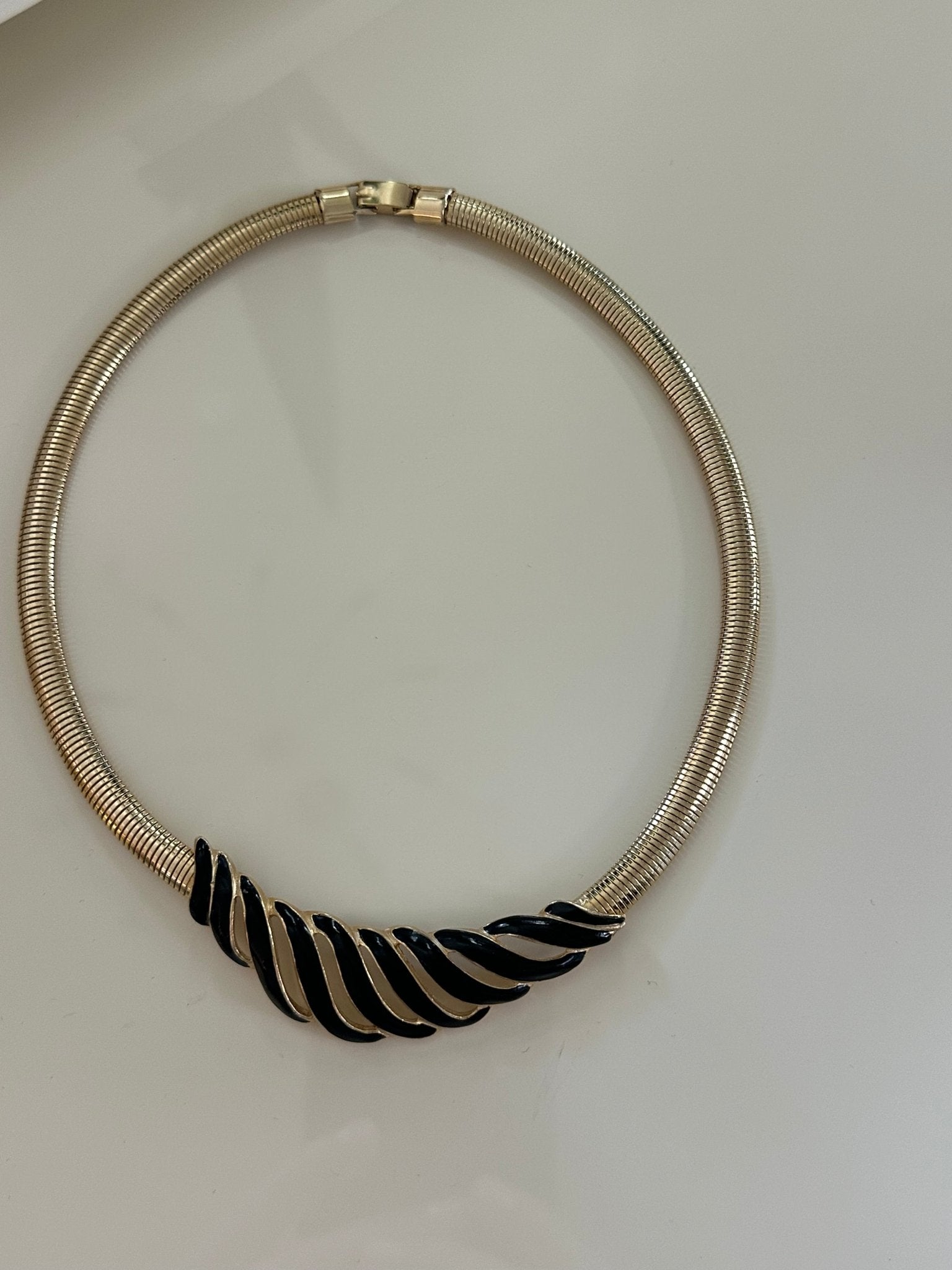 Vintage Necklace Twist Detail - harris boulevard